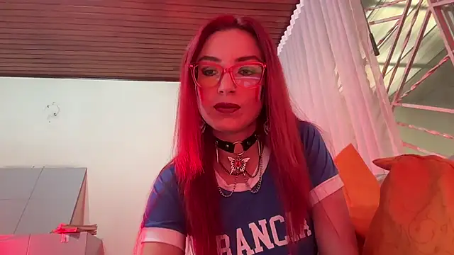 Snapshot of Queenscarlettsecret chatting on July 9, 2026, 2:49 pm Queenscarlettsecret online show from July 9, 2026, 2:49 pm