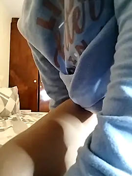 Slender012 online show from May 16, 2026, 11:37 pm