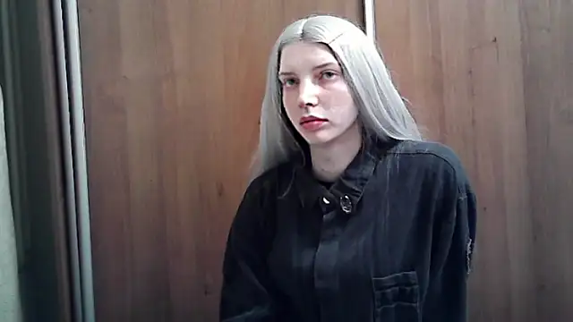 Crimson lady6 online show from May 15, 2026, 7:45 pm