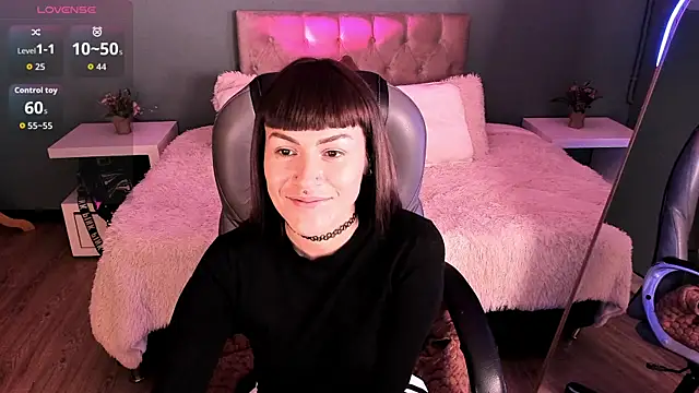 Kim Jeins666  online show from May 25, 2026, 1:10 pm