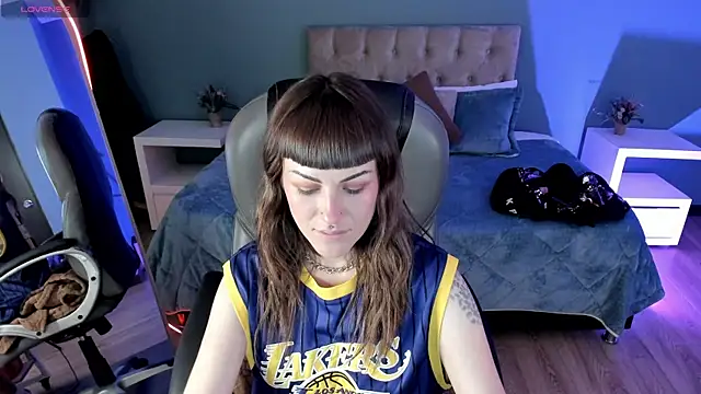 Kim Jeins666  online show from June 12, 2026, 12:47 pm