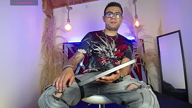 Nickk 21  online show from May 13, 2026, 1:51 pm