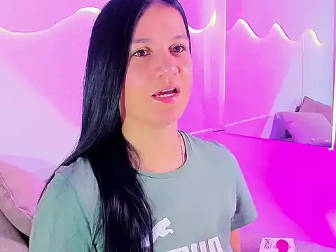 MiaMalcova   online show from May 18, 2026, 2:11 pm