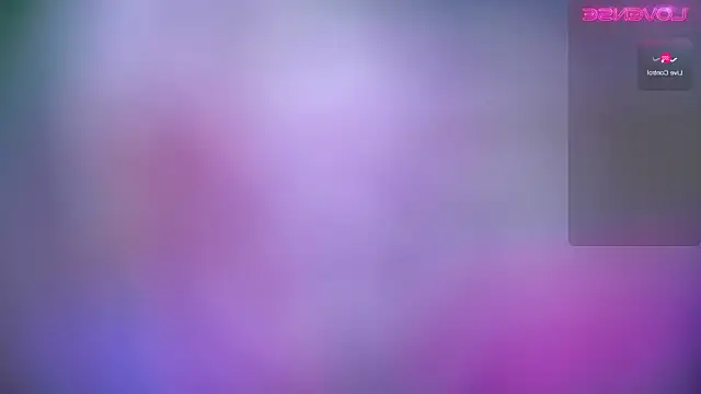 Snapshot of MakiGG_ chatting on April 22, 2026, 11:33 pm MakiGG online show from April 22, 2026, 11:33 pm