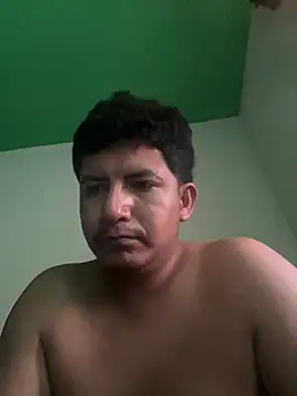 Snapshot of Alcantar01 chatting on May 22, 2026, 12:25 pm Alcantar01 online show from May 22, 2026, 12:25 pm