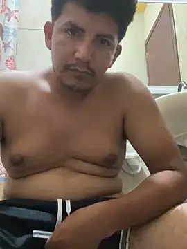Snapshot of Alcantar01 chatting on May 23, 2026, 3:49 am Alcantar01 online show from May 23, 2026, 3:49 am