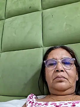 Snapshot of Shalini3456 chatting on May 17, 2026, 2:22 am Shalini3456 online show from May 17, 2026, 2:22 am