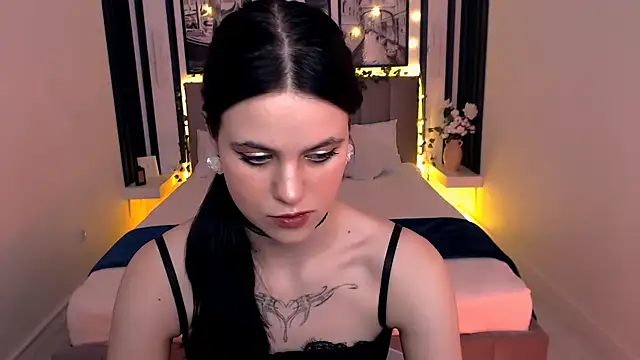  Scarlett Lee  online show from April 16, 2026, 11:22 am