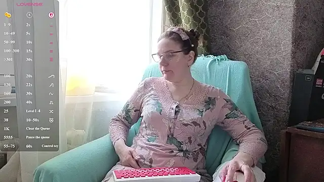 Miss SandraX online show from April 26, 2026, 9:28 am