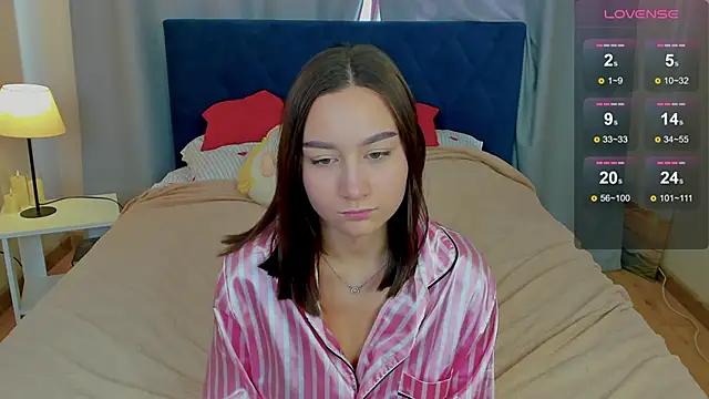 AndreaJohnsons online show from June 7, 2026, 8:19 am