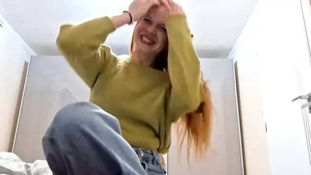 Snapshot of DanelleMote chatting on April 17, 2026, 5:27 pm DanelleMote online show from April 17, 2026, 5:27 pm