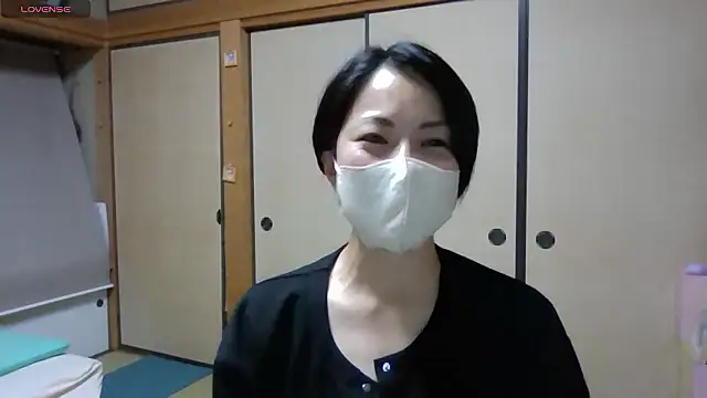rin2432 online show from May 13, 2026, 2:35 pm