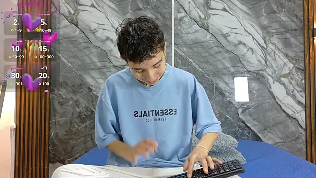NoahWalker   online show from June 19, 2026, 10:54 am