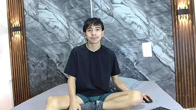 NoahWalker   online show from April 25, 2026, 2:14 am