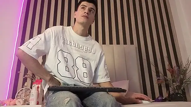 Snapshot of LeoTease chatting on June 14, 2026, 4:30 pm LeoTease online show from June 14, 2026, 4:30 pm