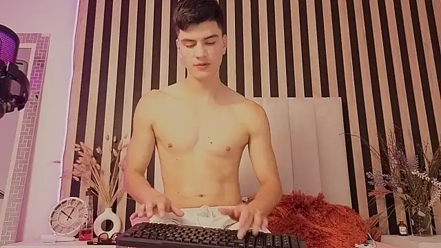 LeoTease online show from May 1, 2026, 7:19 pm