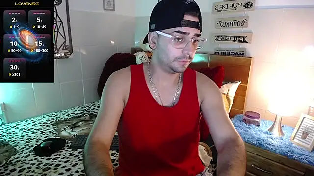 Snapshot of andders_ chatting on June 17, 2026, 1:49 am andders online show from June 17, 2026, 1:49 am