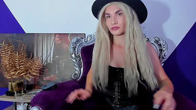 Snapshot of MistressKasandra chatting on June 21, 2026, 4:40 am MistressKasandra online show from June 21, 2026, 4:40 am