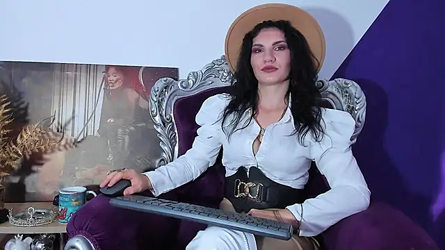 Snapshot of MistressKasandra chatting on June 13, 2026, 4:21 am MistressKasandra online show from June 13, 2026, 4:21 am