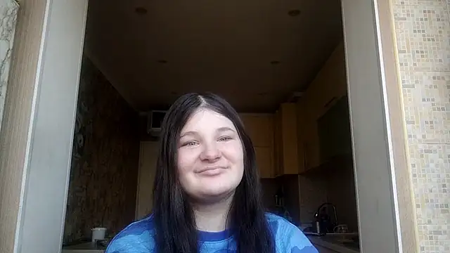 BeatriceMolands online show from April 18, 2026, 7:44 am