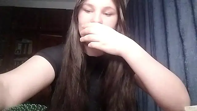 Snapshot of BeatriceMolands chatting on April 22, 2026, 6:36 pm BeatriceMolands online show from April 22, 2026, 6:36 pm