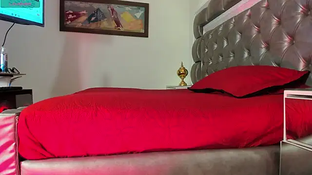thiccylexxy  online show from May 14, 2026, 12:35 pm
