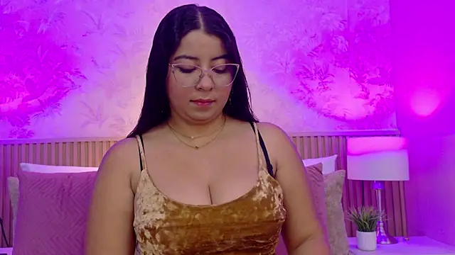 Darcy glow  online show from May 8, 2026, 11:36 am