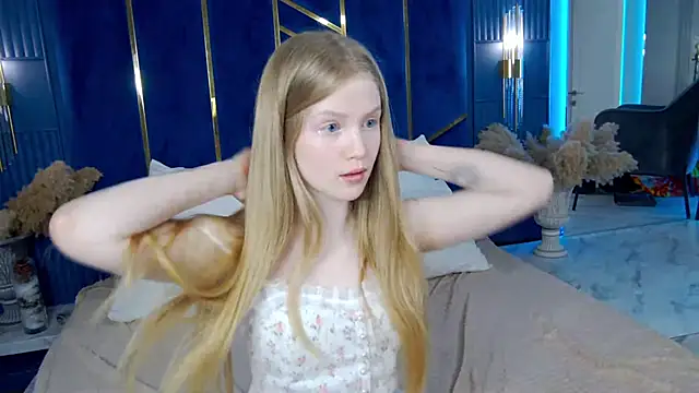 LilianHowards online show from April 18, 2026, 11:34 am