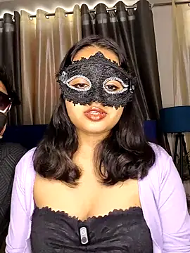couple hot43 online show from June 3, 2026, 7:42 am