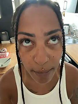 SweetPetiteNoir online show from June 28, 2026, 5:14 am