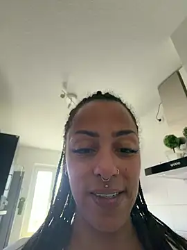 SweetPetiteNoir online show from July 10, 2026, 10:04 am