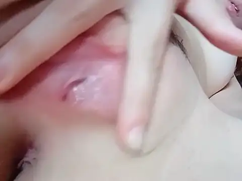 estherzinhaK online show from April 21, 2026, 7:20 pm