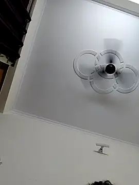 Horny Babe 17 online show from April 17, 2026, 11:13 am