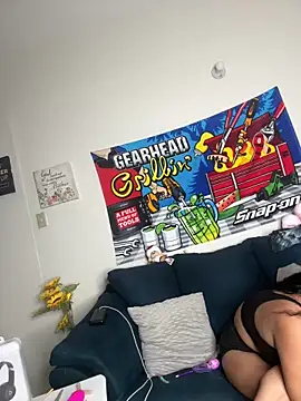 Snapshot of Destinypr chatting on April 17, 2026, 5:05 pm Destinypr online show from April 17, 2026, 5:05 pm