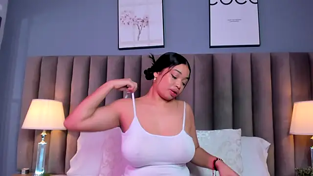 LilyFoox online show from June 11, 2026, 1:08 pm
