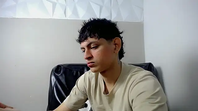 Snapshot of Yosepp_cum chatting on April 30, 2026, 4:08 am Yosepp cum online show from April 30, 2026, 4:08 am