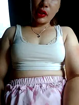 Snapshot of Tieuthu2 chatting on June 25, 2026, 12:52 am Tieuthu2 online show from June 25, 2026, 12:52 am