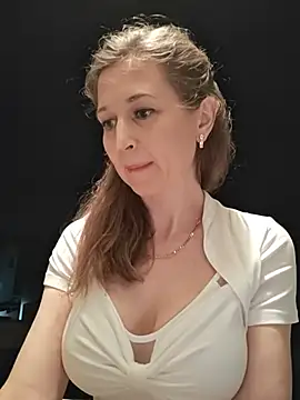 irresistibelle online show from July 4, 2026, 6:45 pm