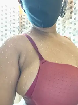 Loving Naughtycouple online show from May 18, 2026, 7:35 am