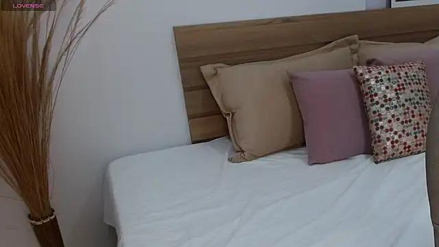 lazury 6 online show from April 17, 2026, 7:49 pm