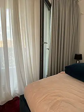 Snapshot of Mira_Luna chatting on July 8, 2026, 5:02 pm Mira Luna online show from July 8, 2026, 5:02 pm