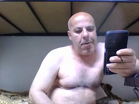 Atesliolgun44 online show from April 18, 2026, 9:44 am