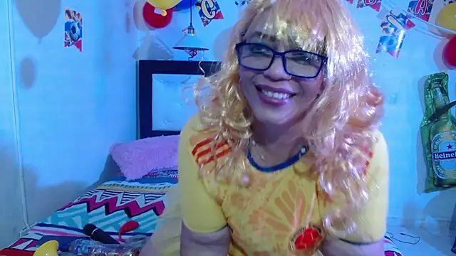 Snapshot of Sweet-Mommy-Milf chatting on June 18, 2026, 1:59 am Sweet-Mommy-Milf online show from June 18, 2026, 1:59 am