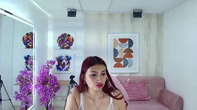 Snapshot of Sofi_monroeee chatting on May 4, 2026, 6:33 pm Sofi monroeee online show from May 4, 2026, 6:33 pm