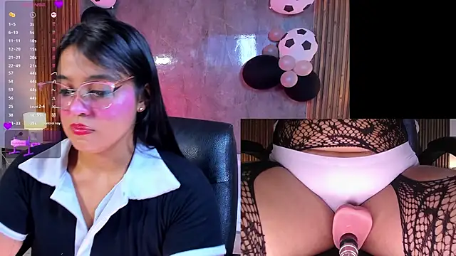 LuciaReid online show from July 6, 2026, 1:40 pm