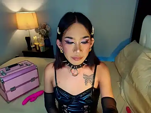 Sexydoll Maris online show from April 18, 2026, 7:07 pm