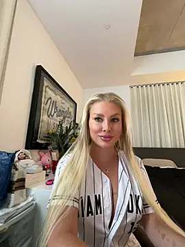 Karen Luxe online show from May 8, 2026, 6:01 pm