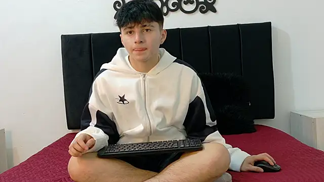 Snapshot of LunayDream chatting on May 28, 2026, 11:27 am LunayDream online show from May 28, 2026, 11:27 am