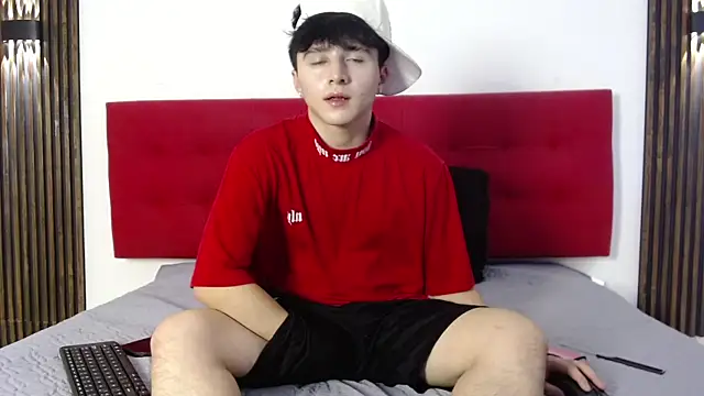 Snapshot of LunayDream chatting on April 23, 2026, 7:26 pm LunayDream online show from April 23, 2026, 7:26 pm