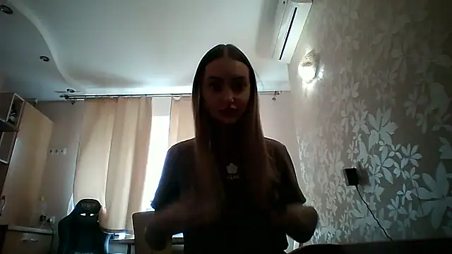 Lisanta online show from April 24, 2026, 8:05 am